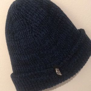 Beautiful Dark Blue Vans Off the Wall Beanie winter hat nice material like new!